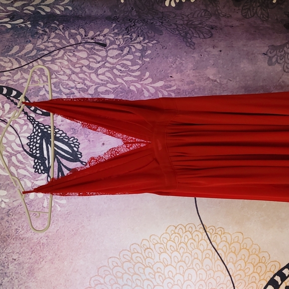 My daughter's beautiful red Windsor prom dress. - Picture 3 of 5